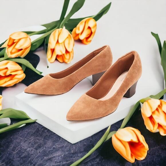 Clarks Teresa Pumps in Dark Tan Suede - Picture 7 of 9